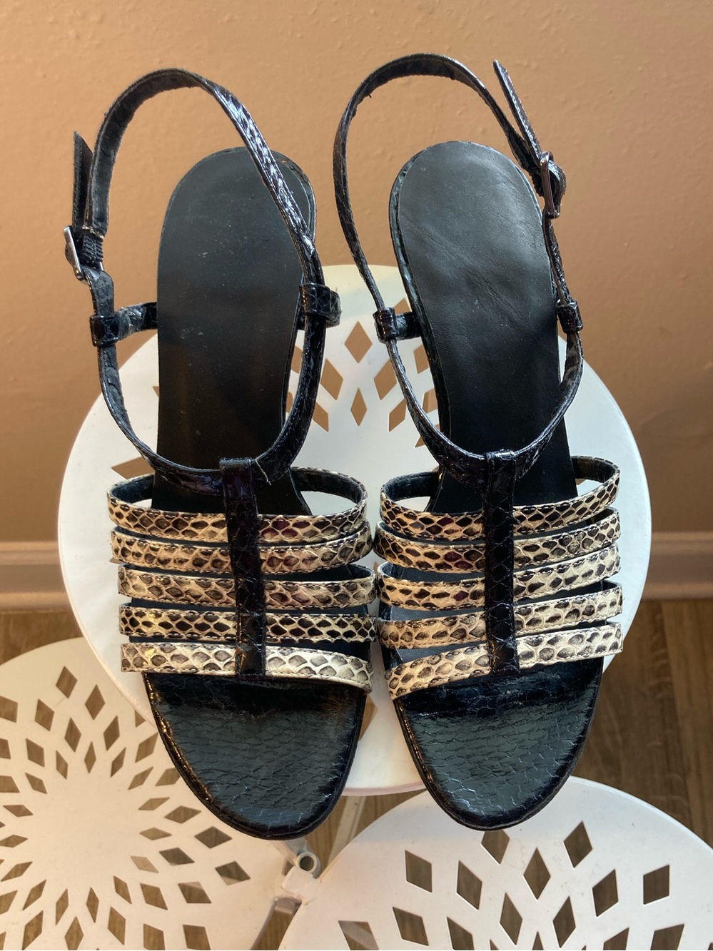 Vaneli Kitten Heels 7N